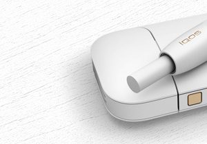 iQOS 2.4 Plus Kit, Holder & Chargers - White